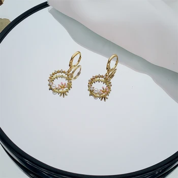 2021 Nový Príchod Klasické Kola Pink White Crystal Stud Náušnice pre ženy Sladké Kvetinové Cirlce Šperky, Módne Brincos Darček