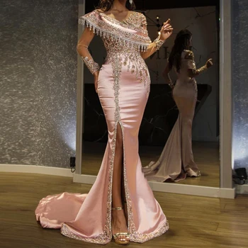 2022 Kryštály Korálky Ružový Satén Večerné Šaty Dubaj Arabčina Abiye Formálne Prom Party Šaty S Split Celebrity Šaty