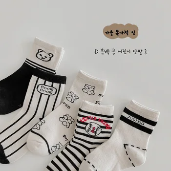 Jeseň Cartoon Black A White Bear detské Ponožky kórejský Nových Chlapcov A Dievčatá Prekladané Písmená Bavlnené Ponožky