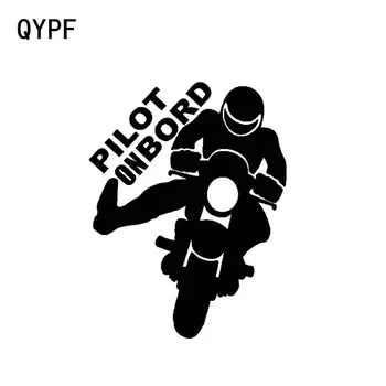 QYPF 10.9 CM*15 CM PILOT NA PALUBE Vinyl Auto, Motocykel Black Silver Nálepky Kotúča, C14-0251